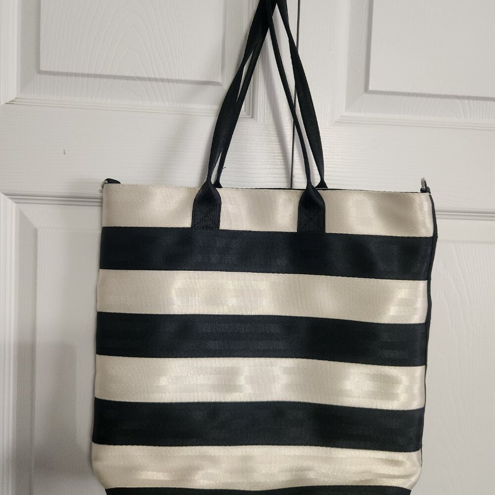 Harveys Large Tote - Black and White - Picture 4 of 5
